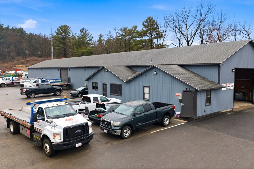 More Photos Of 11 Mccracken Rd, Millbury Warehouse For Lease
