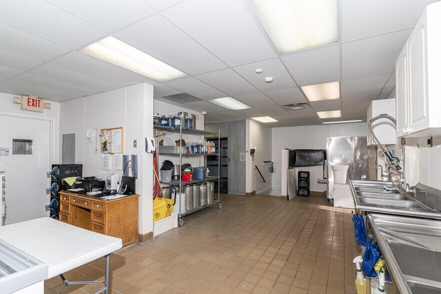 More Photos Of 9270 E 141st St, Noblesville Fast Food For Sale