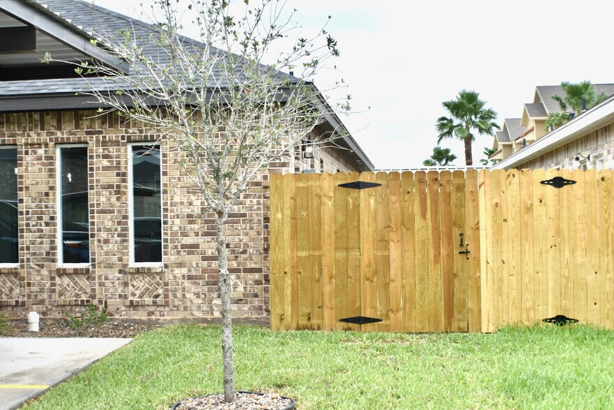 More Photos Of 2608 E Israel Ave, Alton Multifamily For Sale