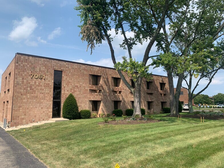 More Photos Of 7061 Corporate Way, Centerville Office For Lease