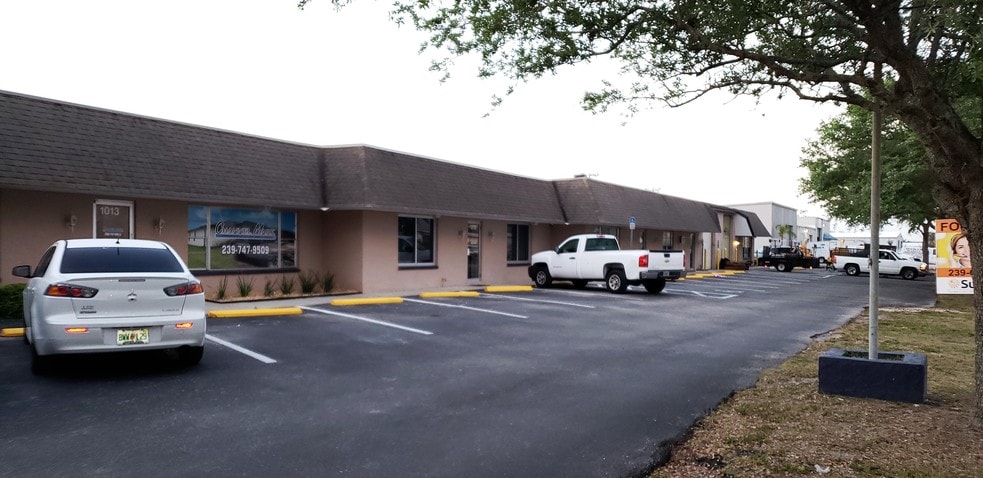 More Photos Of 1013-1017 SE 12th Ave, Cape Coral Industrial For Lease