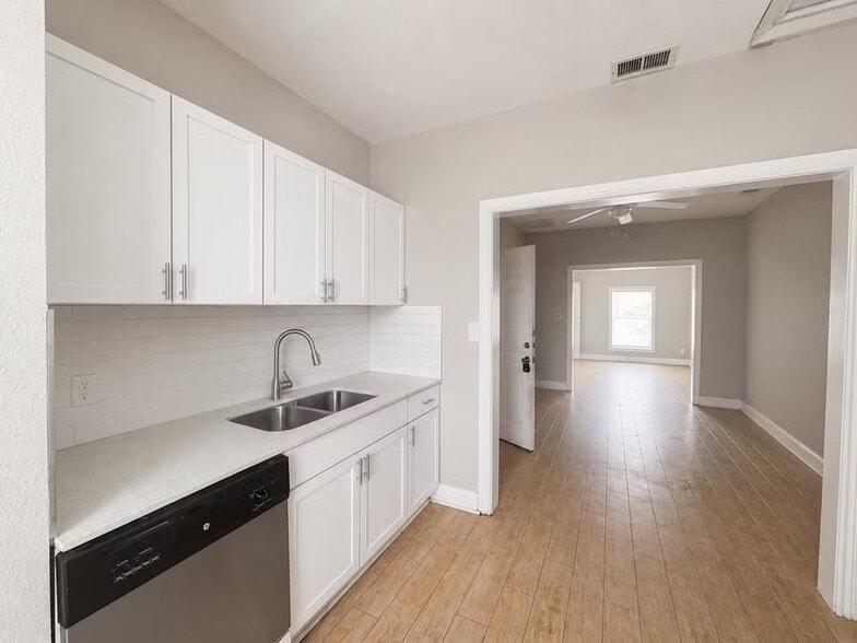 More Photos Of 3720 Sockwell Blvd, Greenville Apartments For Sale