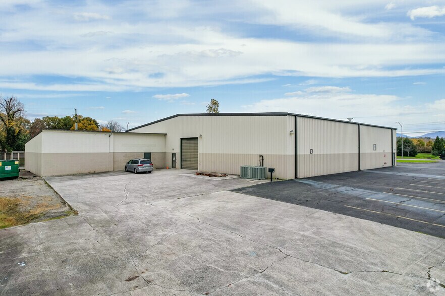 More Photos Of 777 Emory Valley Rd, Oak Ridge Office For Lease