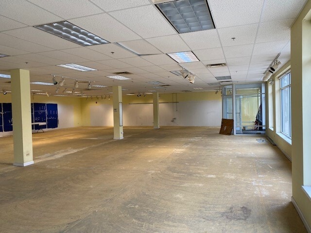 More Photos Of 18065 S Harwood Ave, Homewood Storefront For Sale