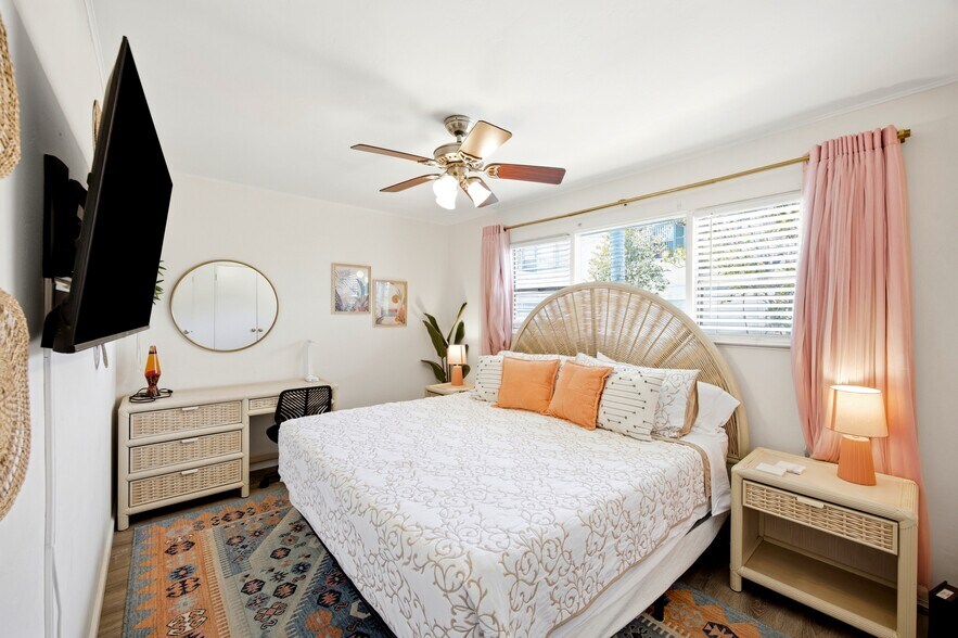 More Photos Of 1057 Grand Ave, San Diego Apartments For Sale