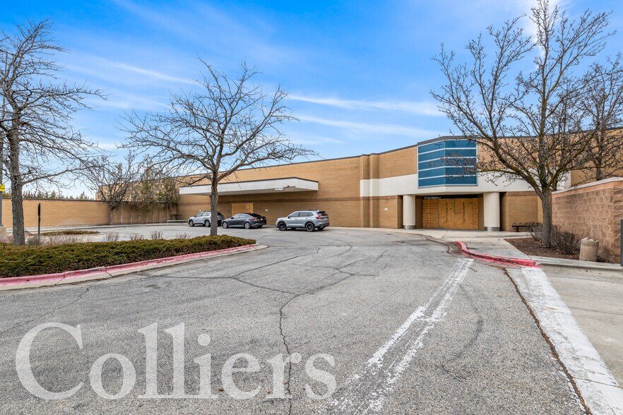 More Photos Of 460 N Milwaukee St, Boise Department Store For Sale