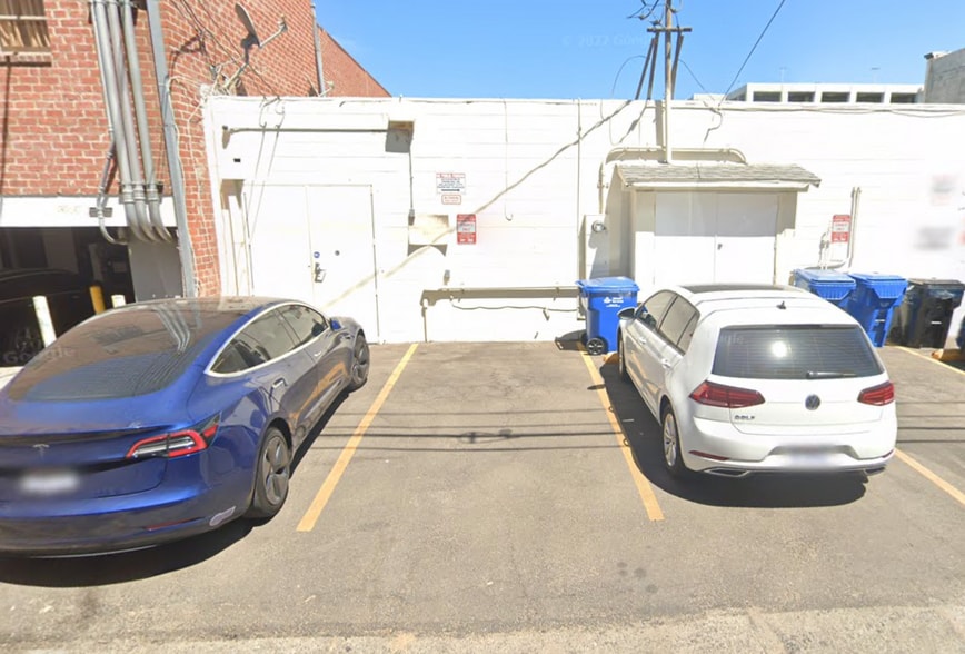 More Photos Of 111-113 S Robertson Blvd, Los Angeles Storefront For Lease