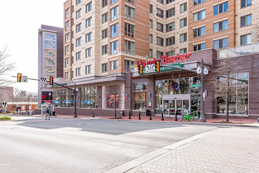 More Photos Of 313 Park Ave, Falls Church Medical For Sale