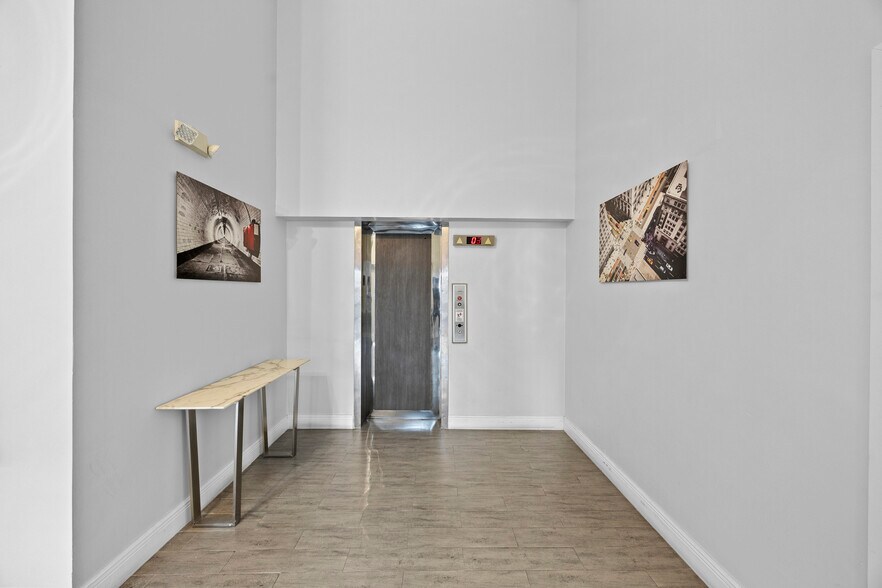 More Photos Of 1940 Harrison St, Hollywood Loft Creative Space For Lease