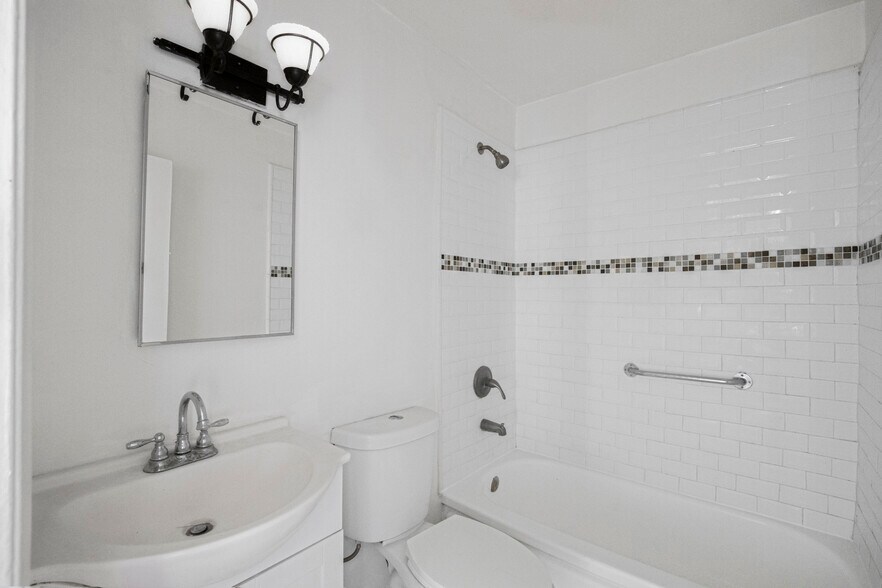 More Photos Of 1814 Grismer Ave, Burbank Apartments For Sale