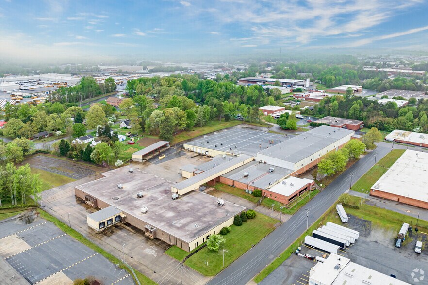 More Photos Of 315 Kettering Rd, High Point Manufacturing For Lease