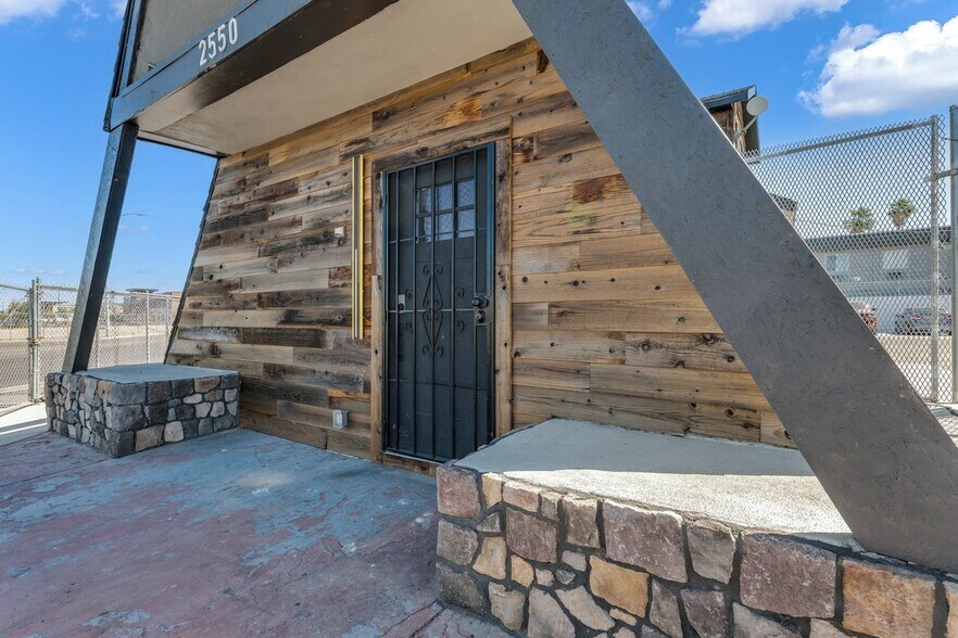 More Photos Of 2550 Fremont St, Las Vegas Auto Dealership For Sale