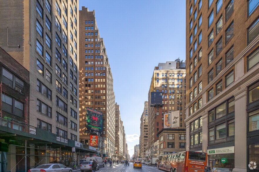 More Photos Of 345 Seventh Ave, New York Office For Lease