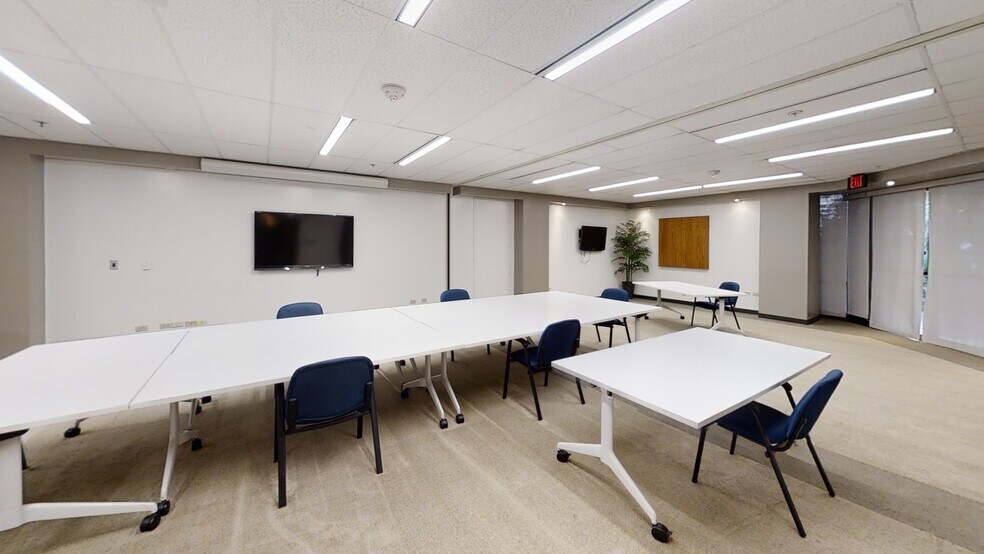 More Photos Of 733 Bishop St, Honolulu Unknown For Lease