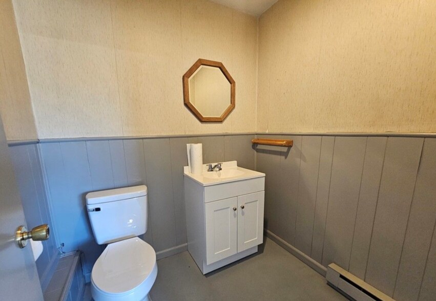 More Photos Of 97 East Ave, Newark General Retail For Sale