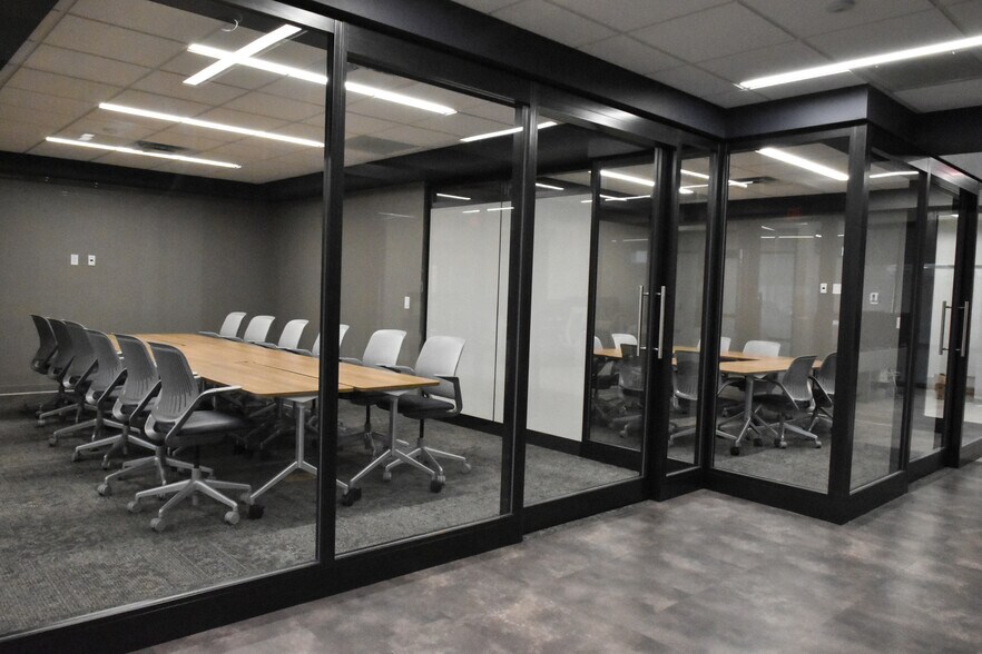 More Photos Of 3825 Electric Rd, Roanoke Storefront Retail Office For Lease