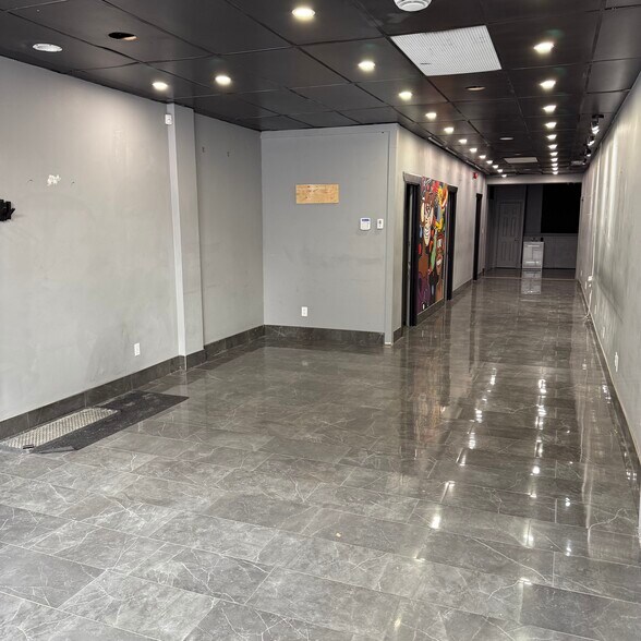 More Photos Of 251 Bank St, Ottawa Office For Lease