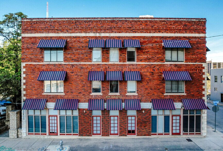More Photos Of 454 Soledad St, San Antonio Office For Lease