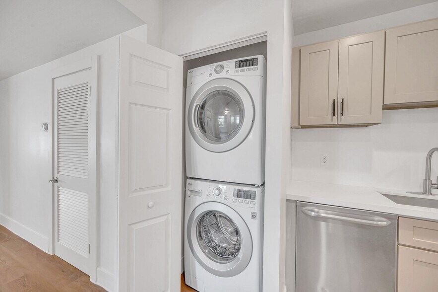 More Photos Of 893 NE 81st St, Miami Apartments For Sale