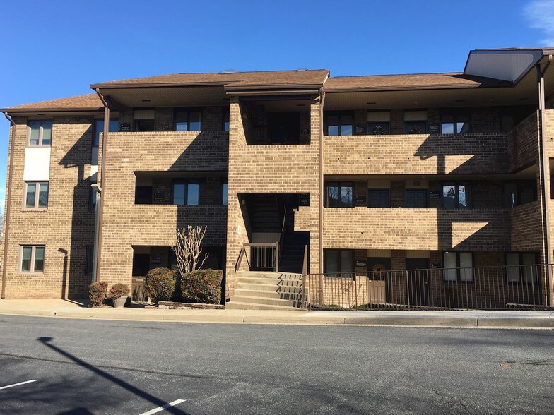 More Photos Of 2915-2917 Hunter Mill Rd, Oakton Medical For Sale