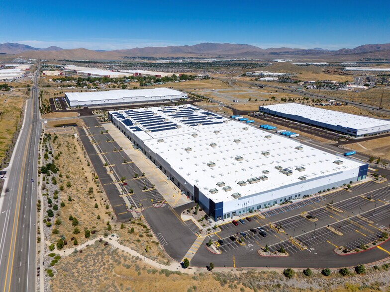 More Photos Of 8000 N Virginia St, Reno Warehouse For Lease
