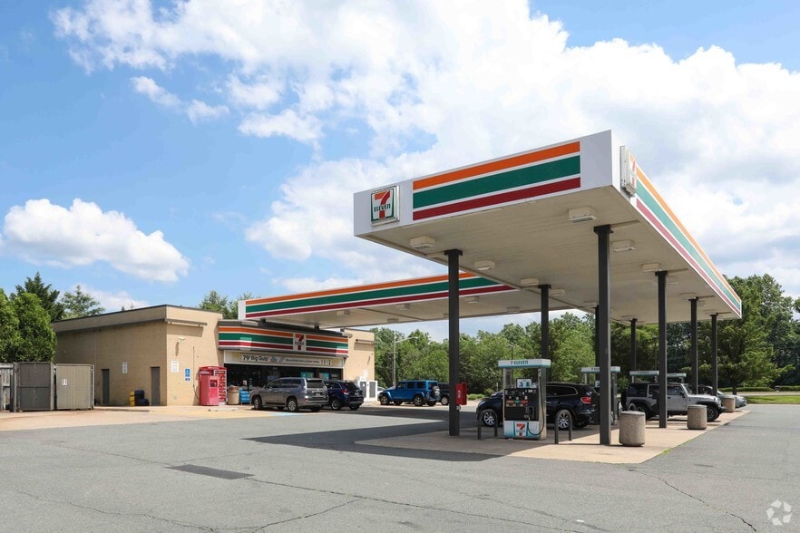 More Photos Of 9103-9121 Andrew Dr, Manassas Unknown For Lease