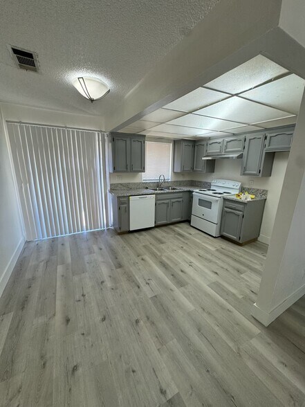 More Photos Of 7089 N Howard St, Fresno Apartments For Sale