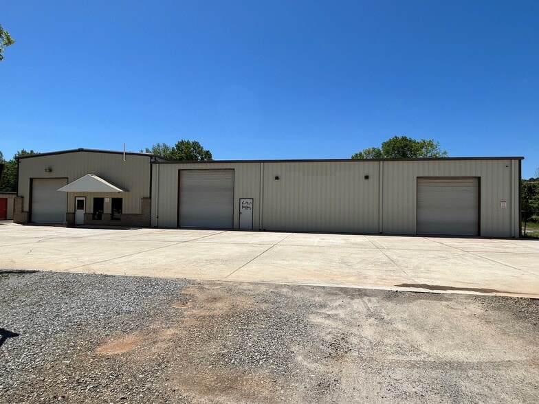 Primary Photo Of 1360 Greensboro Hwy, Watkinsville Warehouse For Lease