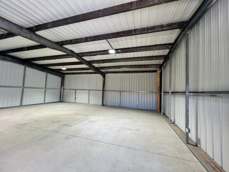 More Photos Of 731 E River Ave, Porterville Warehouse For Lease
