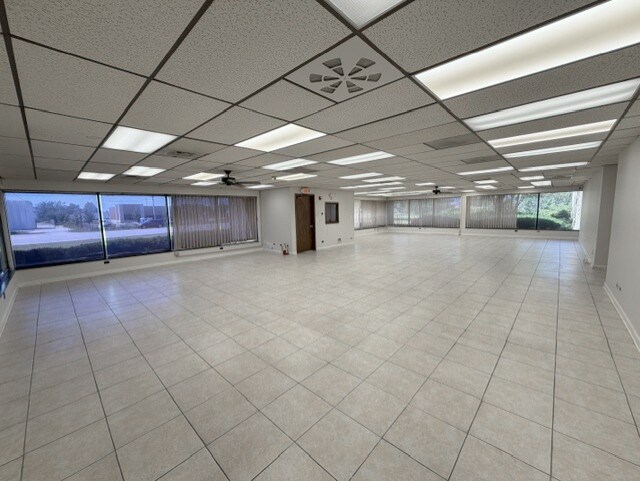 More Photos Of 7900 S Route 31, Crystal Lake Warehouse For Lease