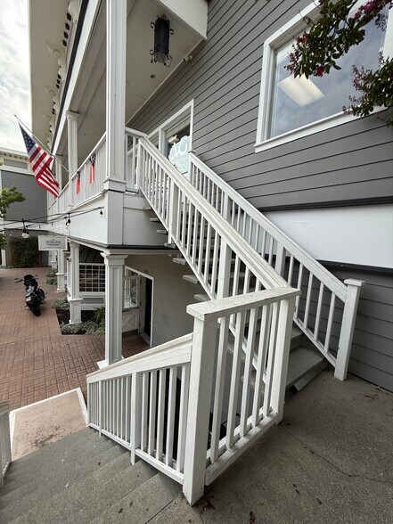 More Photos Of 321 Hartz Ave, Danville Storefront Retail Office For Sale