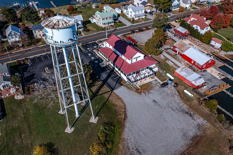 More Photos Of 729 Main St, Reedville Restaurant For Sale
