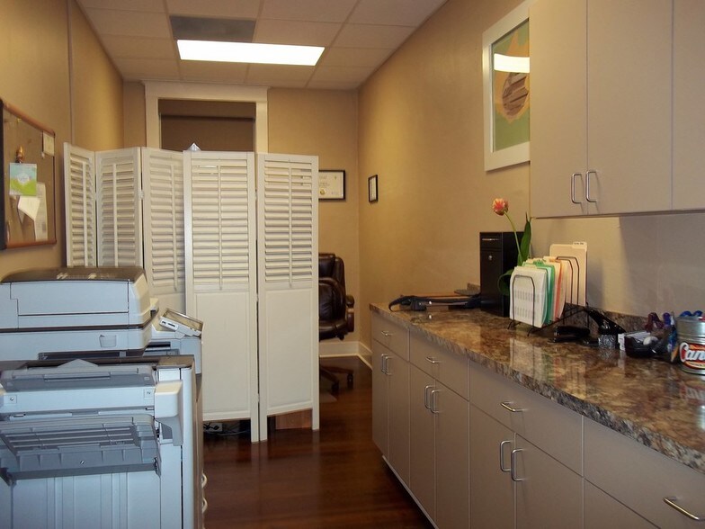 More Photos Of 1808 Front St, Slidell Office For Lease