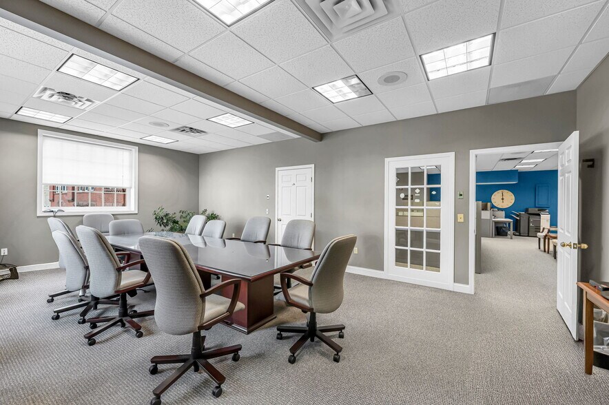 More Photos Of 101-107 South St, Pittsfield Office For Sale