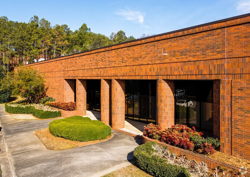 More Photos Of 7990 Second Flags Dr, Austell Unknown For Lease