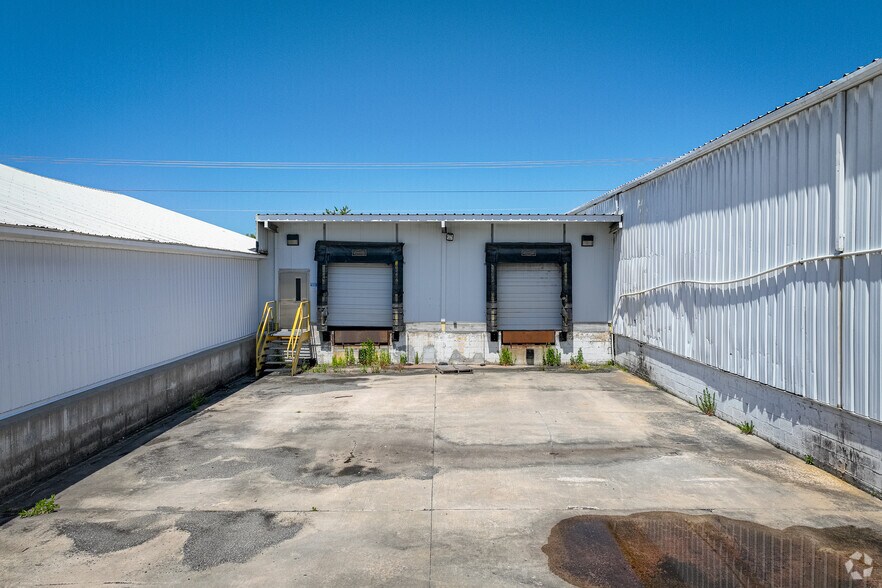 More Photos Of 502 Factory Ave, Ridgely Industrial For Sale