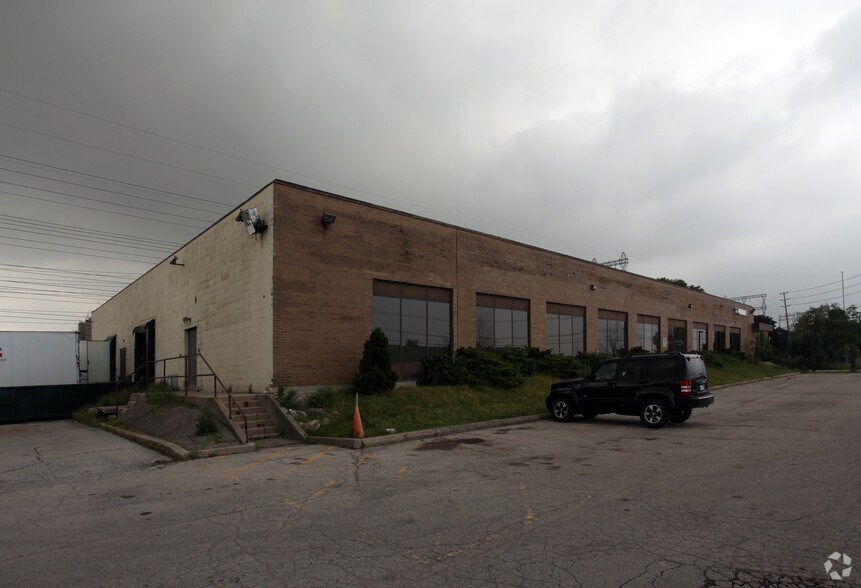 More Photos Of 1 City View Dr, Toronto Service For Sale