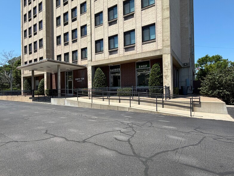 More Photos Of 2209 Abbott Martin Rd, Nashville Apartments For Lease
