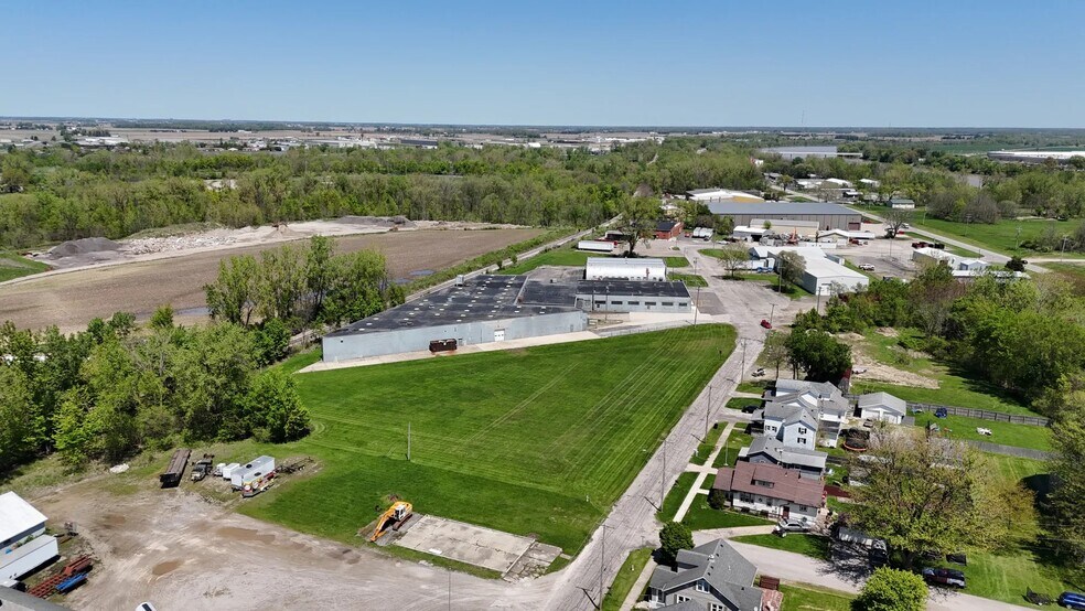 More Photos Of 600 Fillmore St, Napoleon Manufacturing For Lease