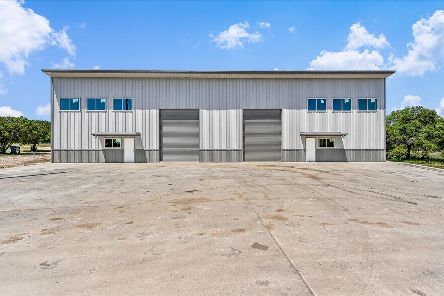 More Photos Of 10020 Darden Hill Rd, Austin Light Distribution For Lease