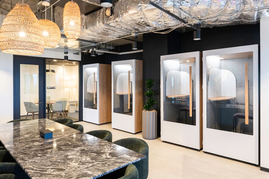 More Photos Of 251 S Lake Ave, Pasadena Coworking Space