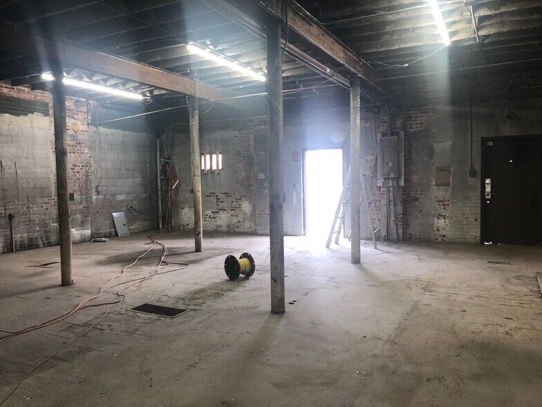 More Photos Of 3621 Mexico St, Pittsburgh Light Manufacturing For Sale