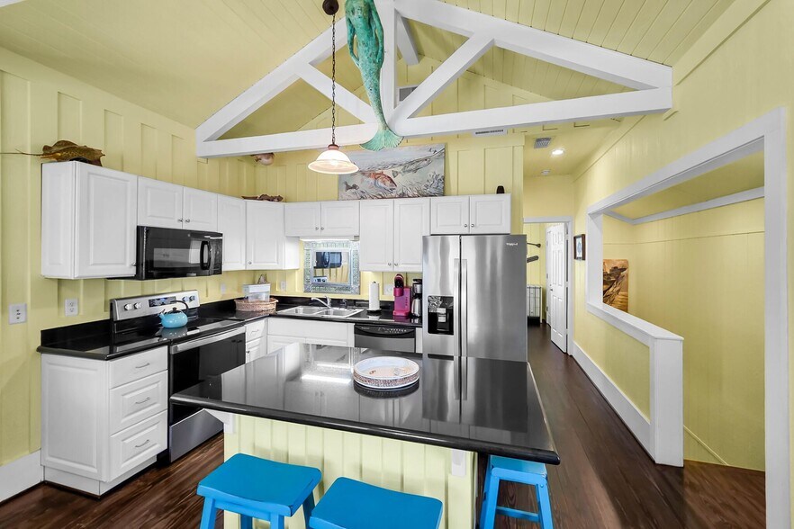 More Photos Of 2207 Nelson Avenue, Port Bolivar Healthcare For Sale