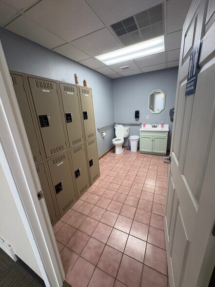 More Photos Of 773 Pershing St, Ellwood City Office For Sale