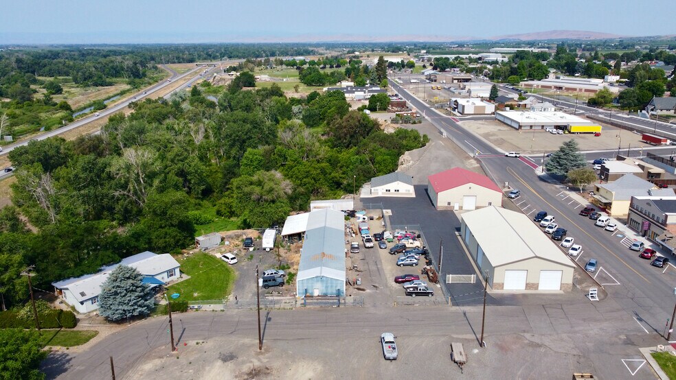 More Photos Of 500 1st Ave, Zillah Warehouse For Sale