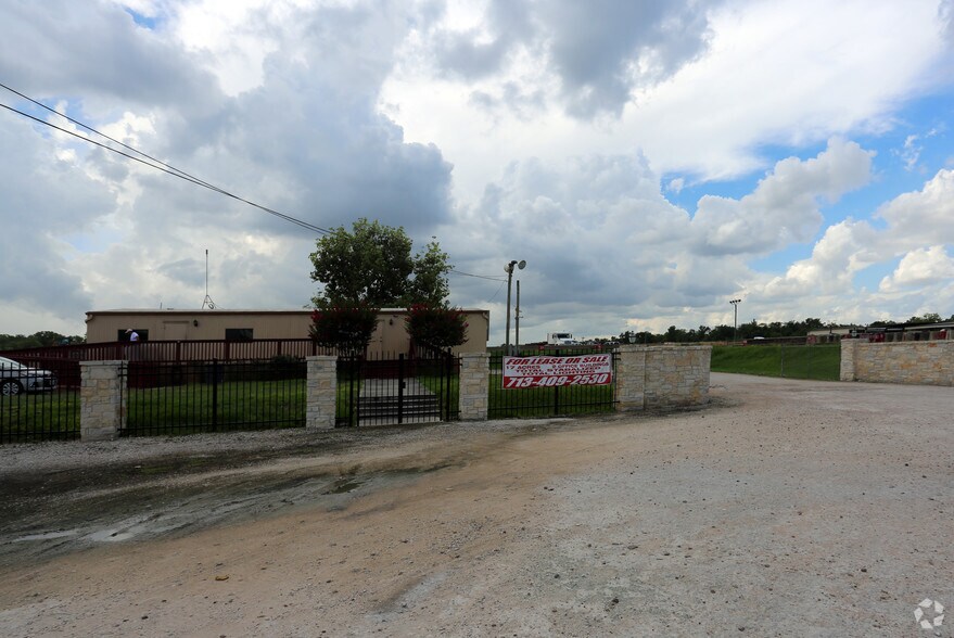 Primary Photo Of 11334 Beaumont Hwy, Houston Land For Lease