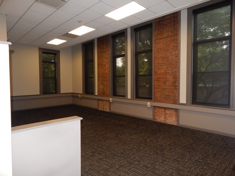 More Photos Of 1320 Sumner Ct, Cleveland Office For Lease