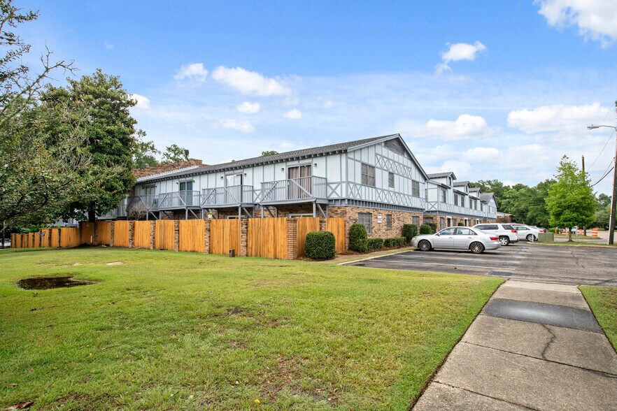More Photos Of 901 W Pine St, Hattiesburg Apartments For Sale