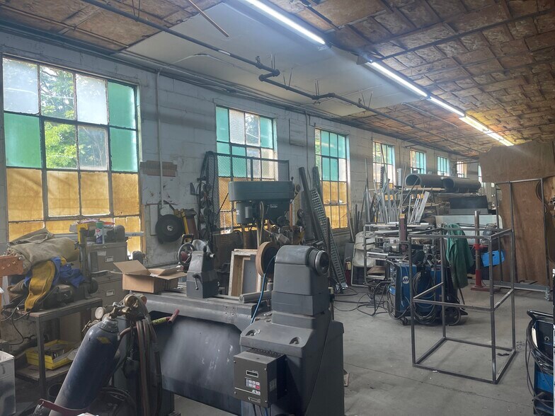 More Photos Of 1600 Marshall Ave SE, Grand Rapids Manufacturing For Lease