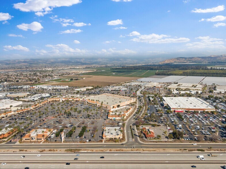 More Photos Of 2801 Paseo Mercado, Oxnard Freestanding For Sale